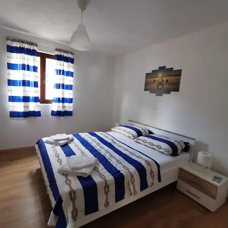 Kuca Za Odmor Obitelji Pedisic *